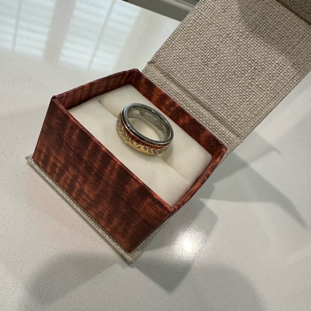 Martin & MacArthur Eternity Ring - Curved Maile size 5